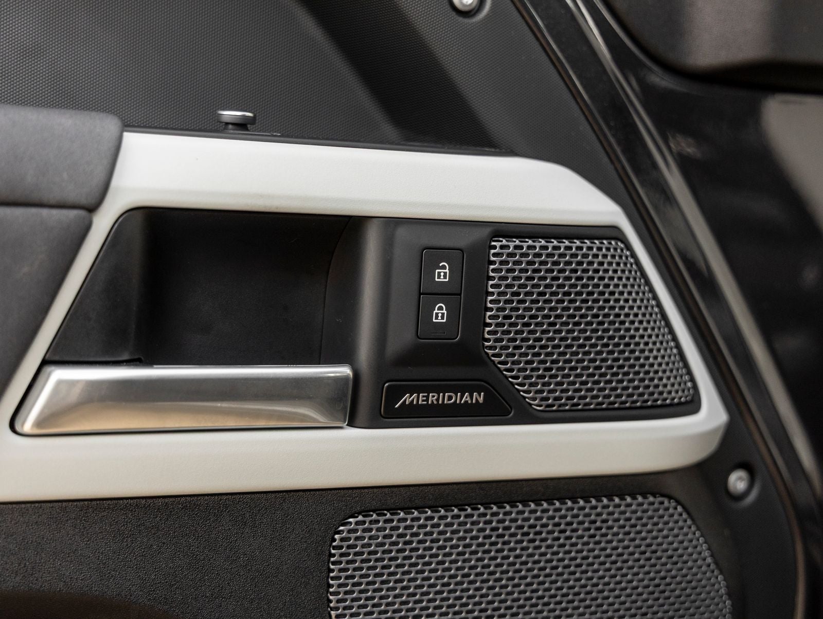 2023 Land Rover Defender 90 S