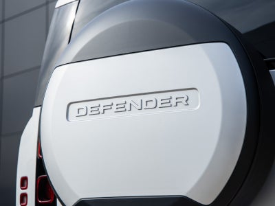 2024 Land Rover Defender 110 SE