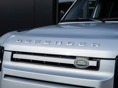 2024 Land Rover Defender 110 SE