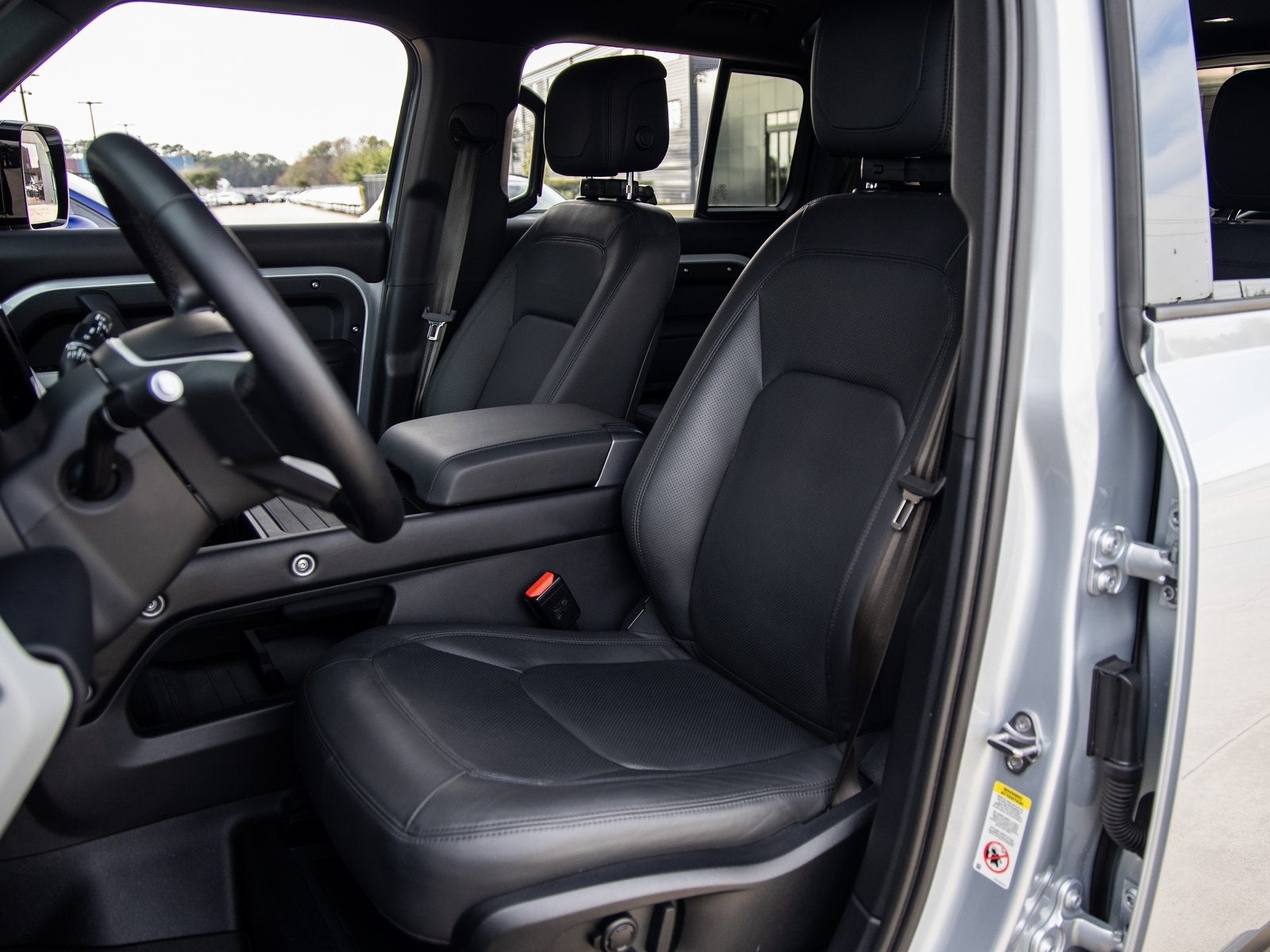 2024 Land Rover Defender 110 SE