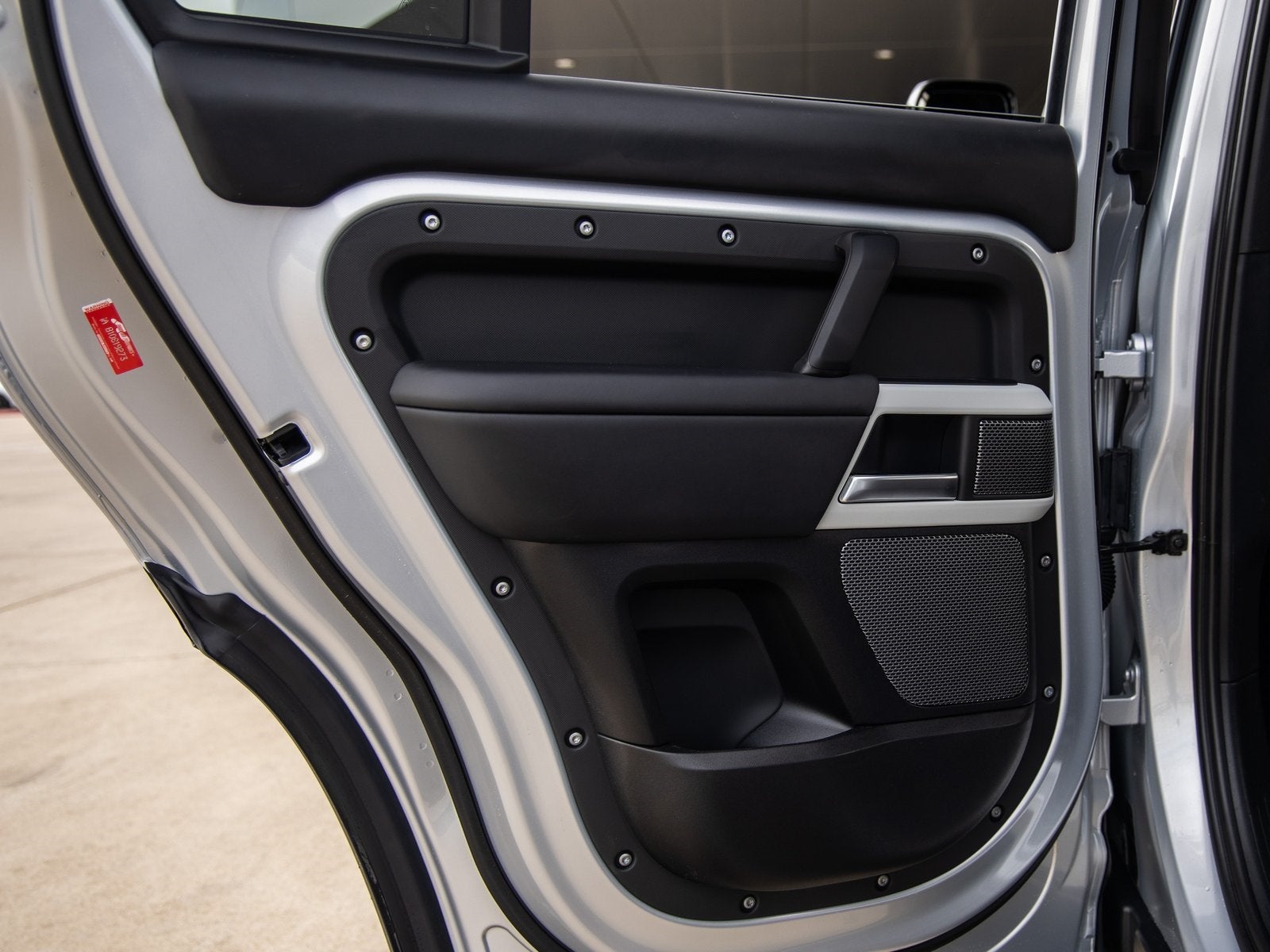 2024 Land Rover Defender 110 SE