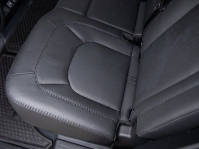 2024 Land Rover Defender 110 SE