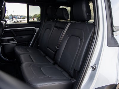 2024 Land Rover Defender 110 SE