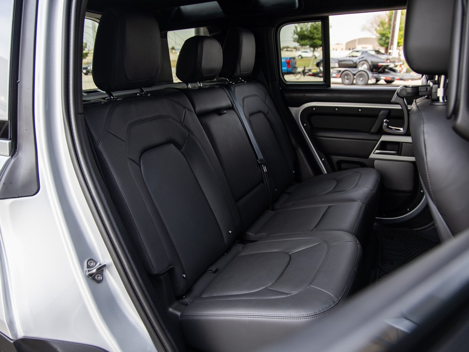 2024 Land Rover Defender 110 SE