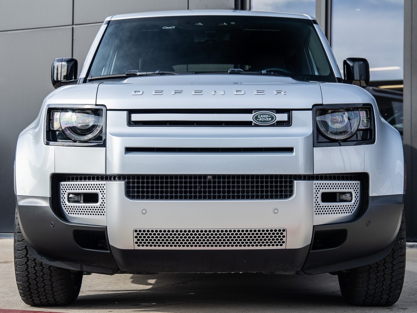 2024 Land Rover Defender 110 SE