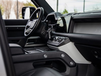 2024 Land Rover Defender 110 SE
