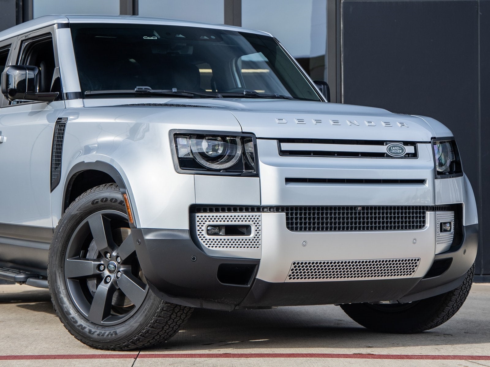 2024 Land Rover Defender 110 SE