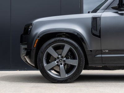 2024 Land Rover Defender 90 Carpathian Edition