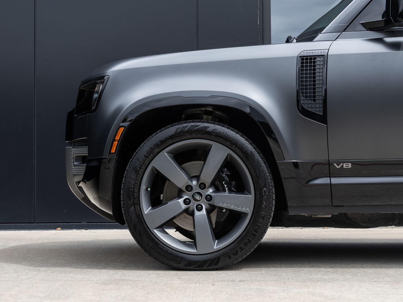 2024 Land Rover Defender 90 Carpathian Edition