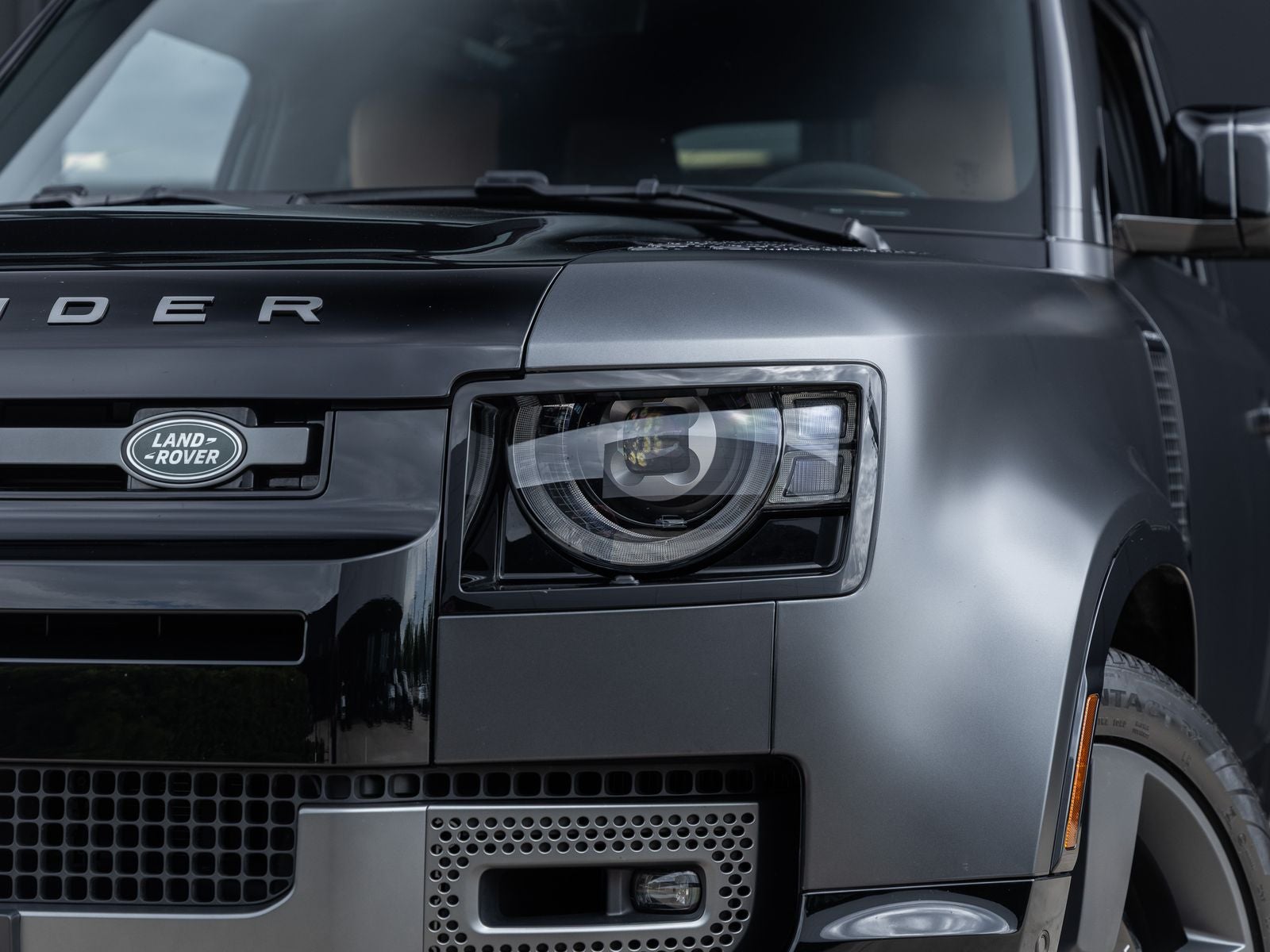 2024 Land Rover Defender 90 Carpathian Edition