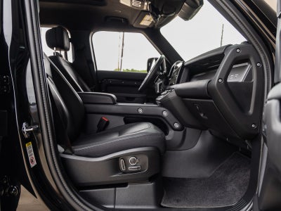 2025 Land Rover Defender 130 V8