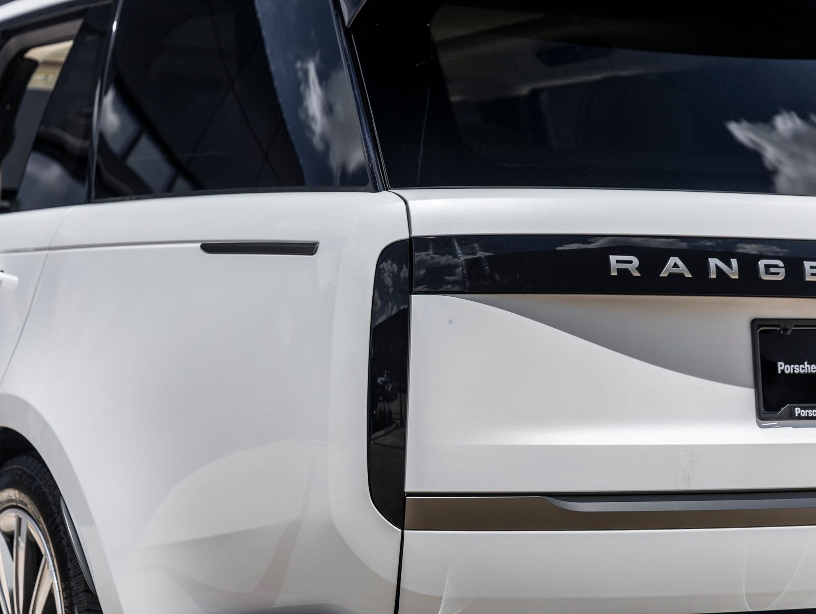 2023 Land Rover Range Rover SE