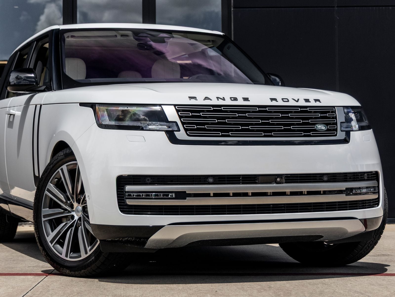 2023 Land Rover Range Rover SE