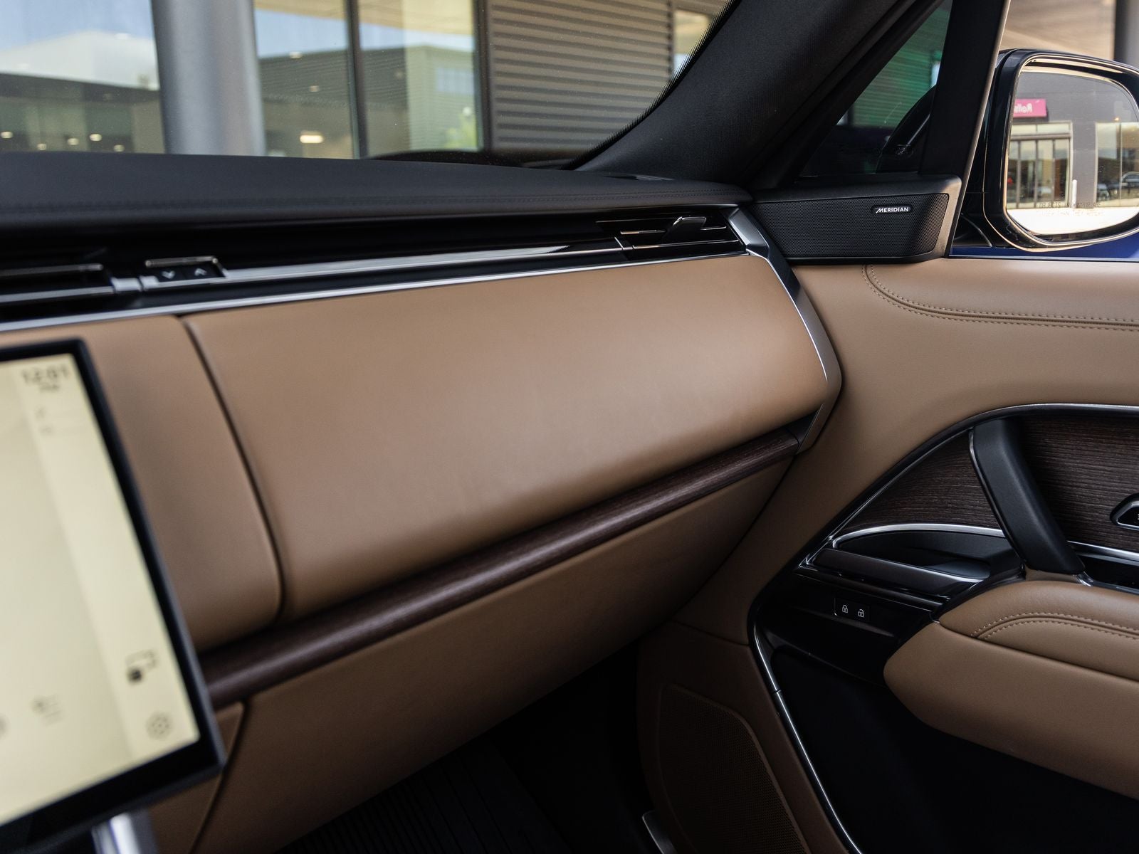 2023 Land Rover Range Rover SE LWB