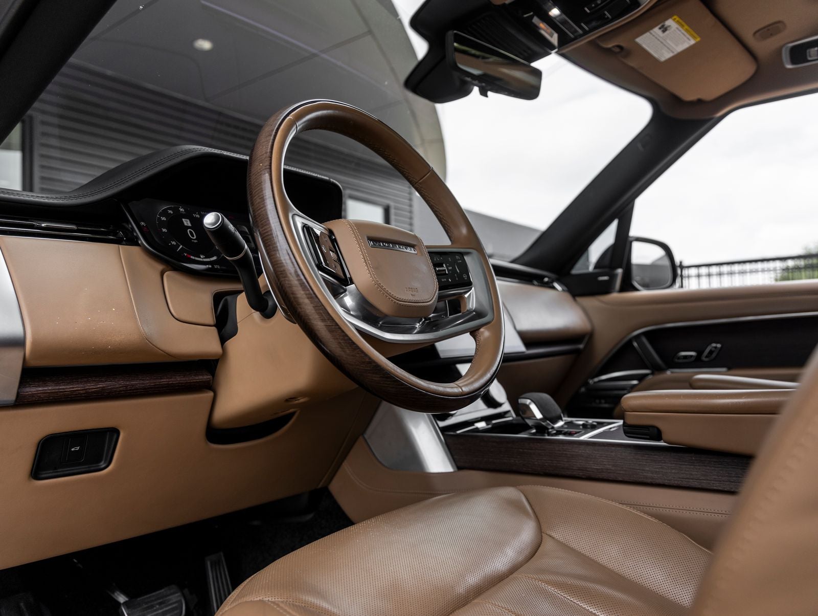 2023 Land Rover Range Rover SE