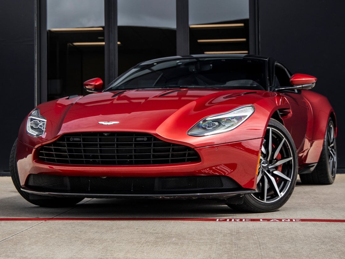 2017 Aston Martin DB11 Base — photo 1 of 40