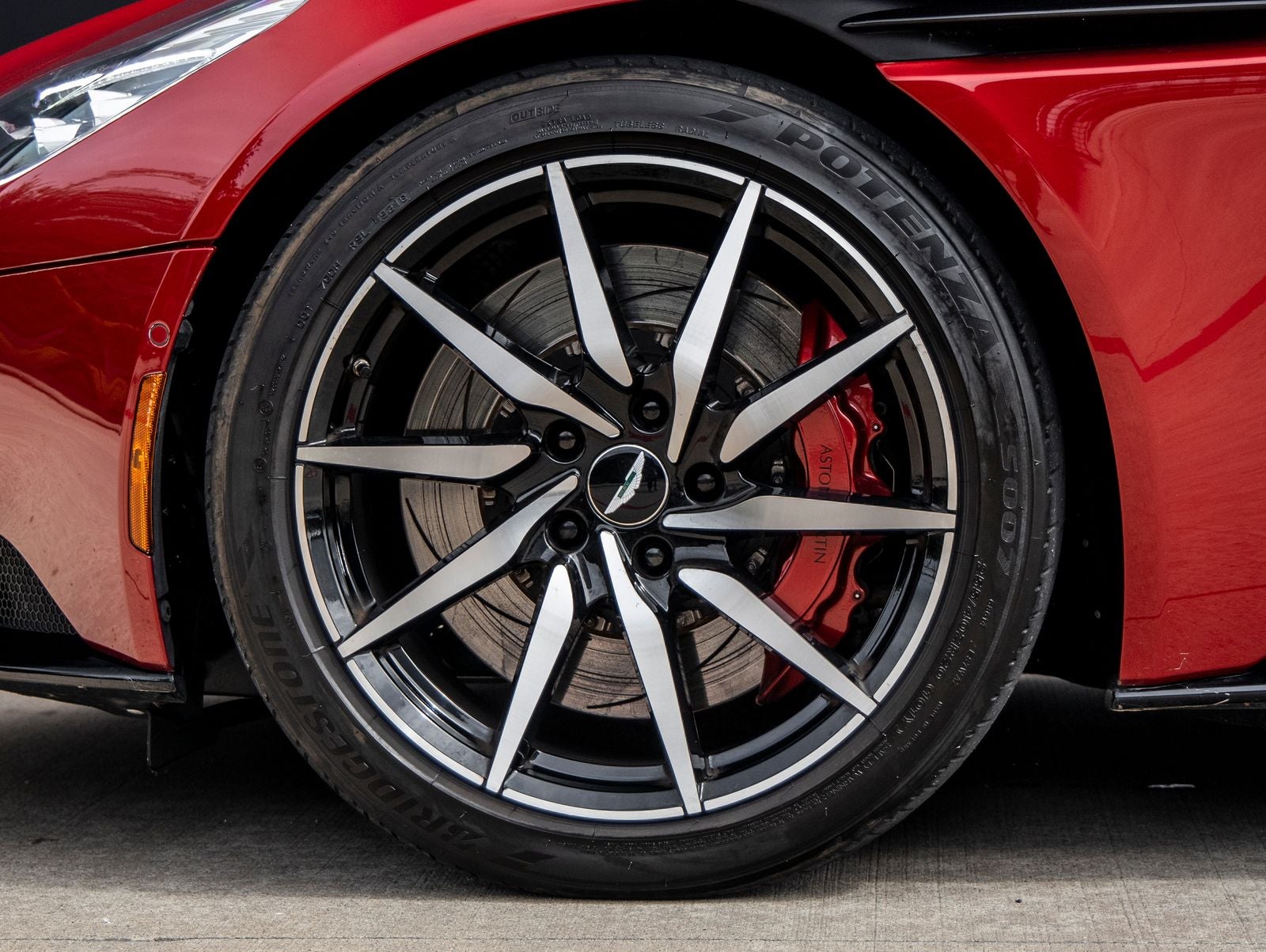 2017 Aston Martin DB11 Base