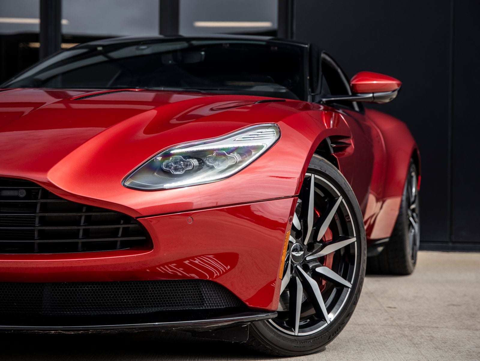2017 Aston Martin DB11 Base
