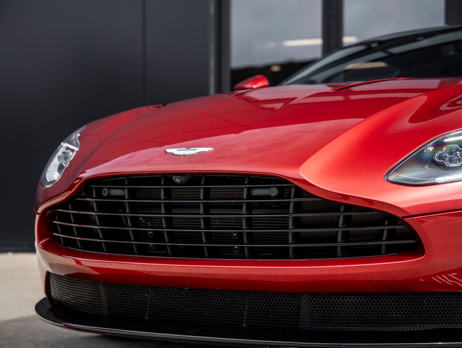 2017 Aston Martin DB11 Base