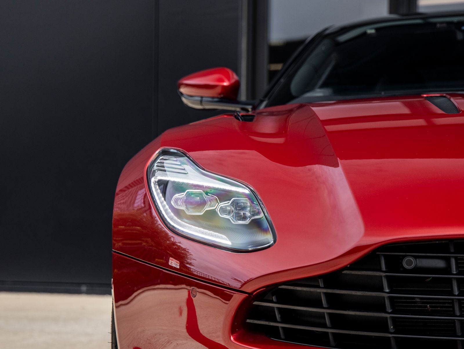 2017 Aston Martin DB11 Base
