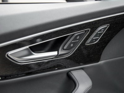 2023 Audi Q7 45 Premium Plus quattro