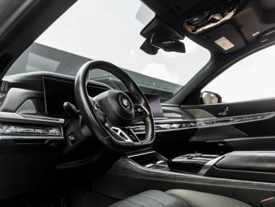 2024 BMW 7 Series 740i