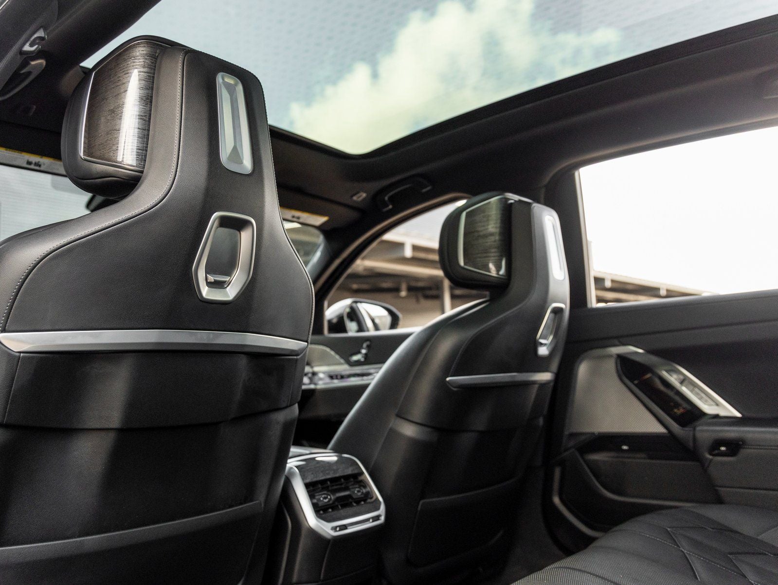 2024 BMW 7 Series 740i