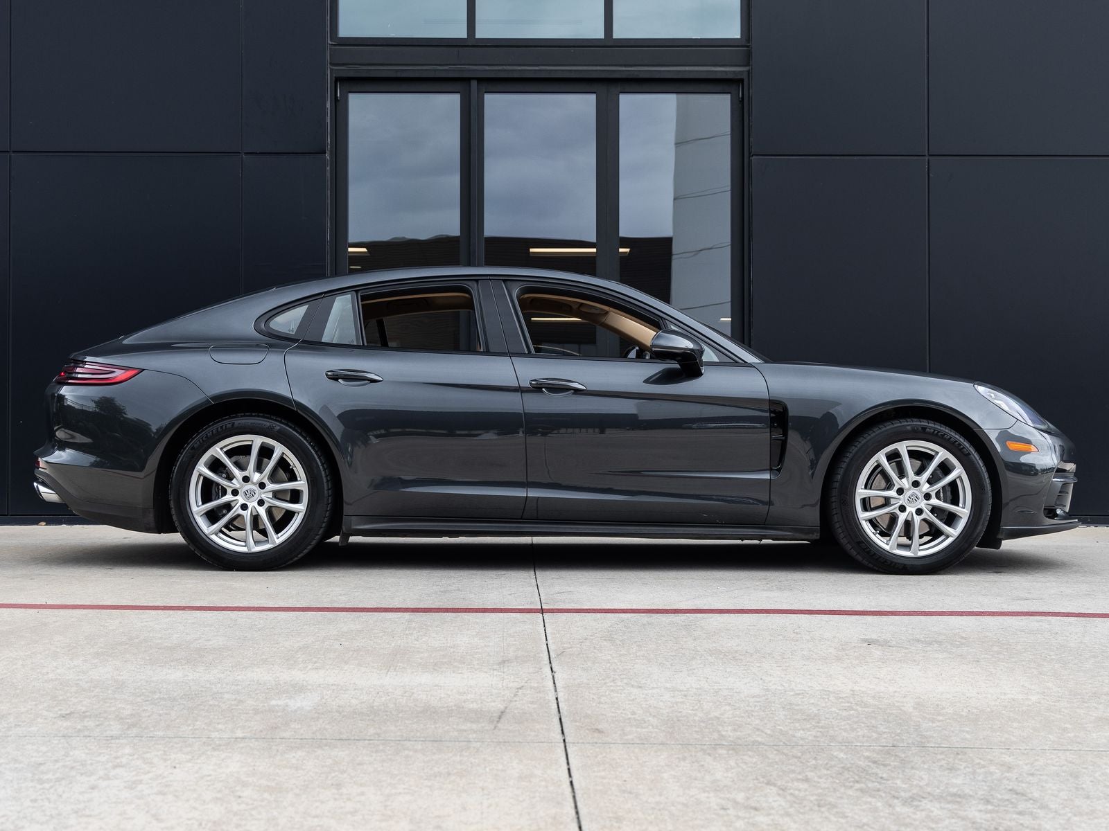 2018 Porsche Panamera Panamera