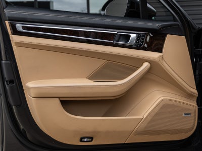 2018 Porsche Panamera Panamera