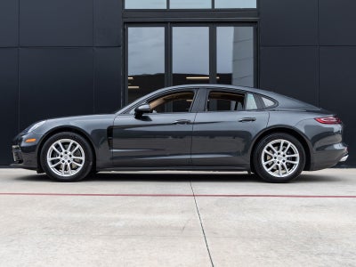 2018 Porsche Panamera Panamera