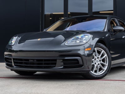 2018 Porsche Panamera Panamera