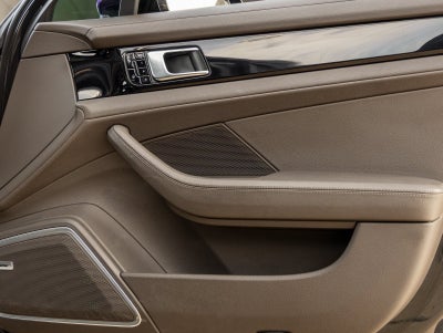 2017 Porsche Panamera Panamera