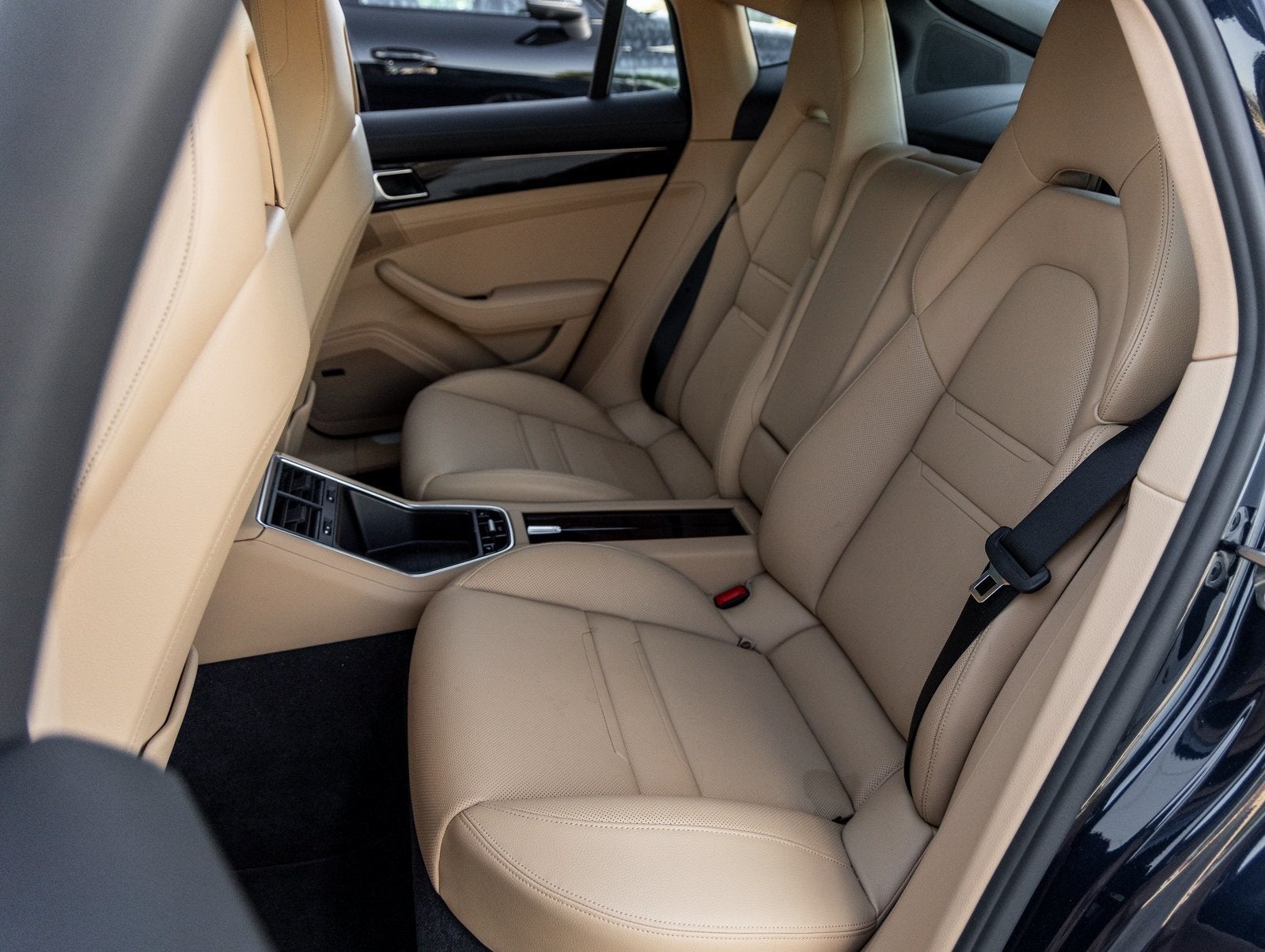 2018 Porsche Panamera Panamera