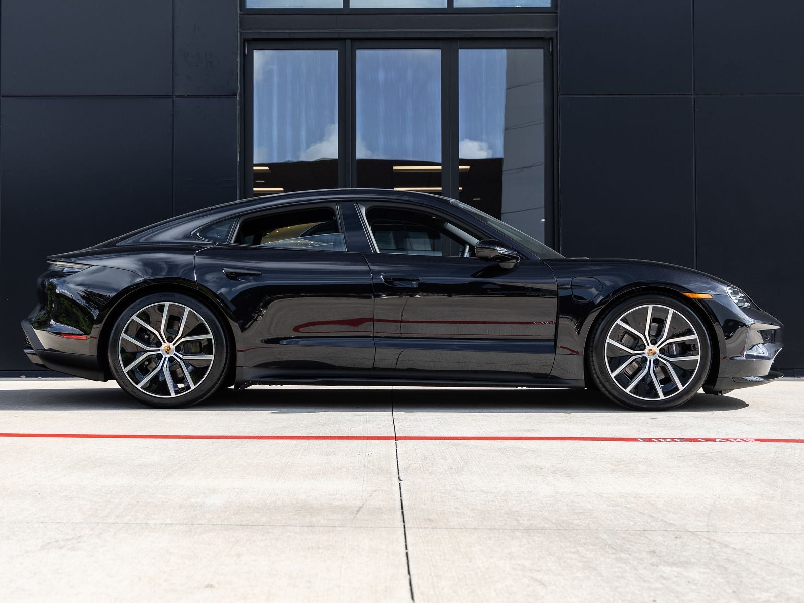 2026 Porsche Taycan Taycan 4 Black Edition