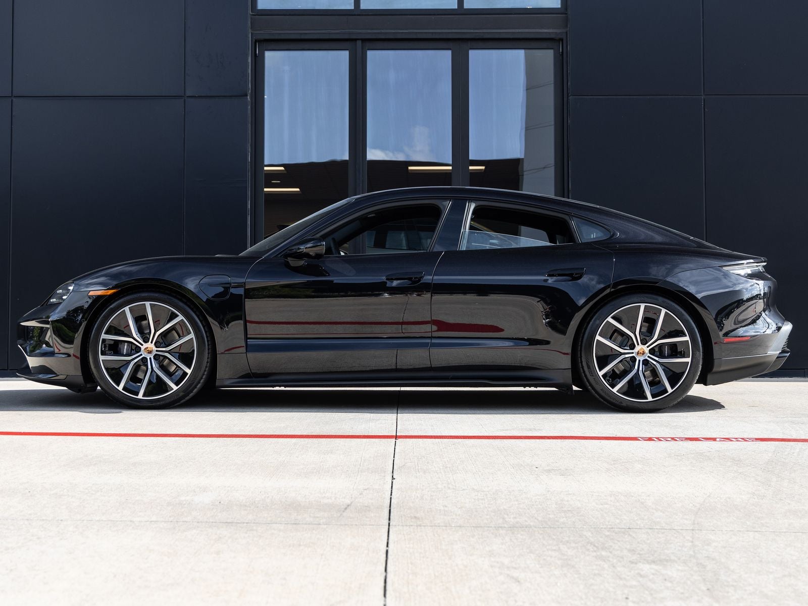 2026 Porsche Taycan Taycan 4 Black Edition