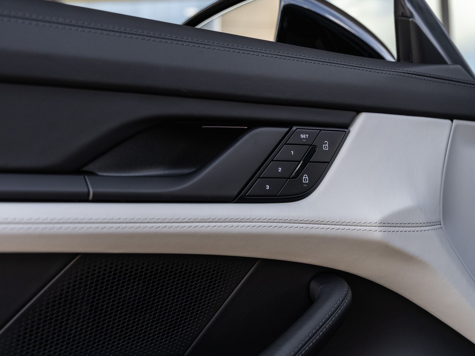 2026 Porsche Taycan Taycan 4 Black Edition