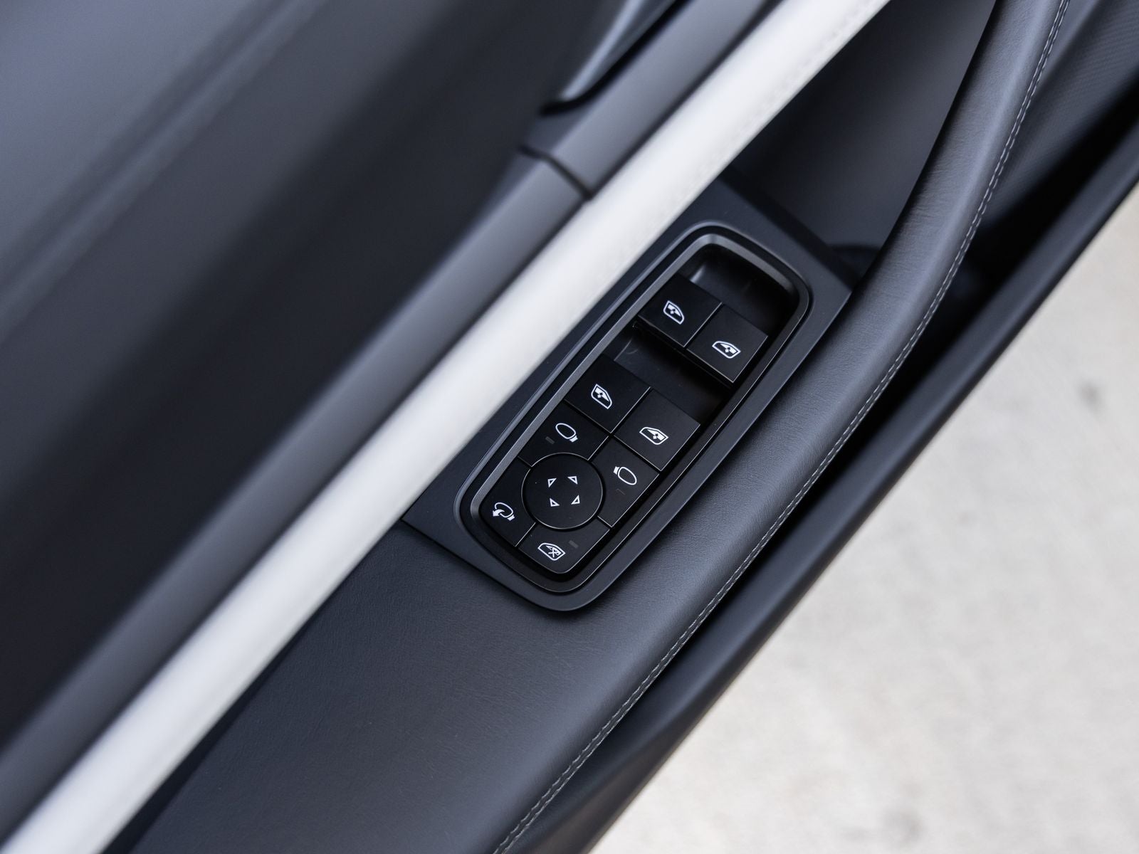 2026 Porsche Taycan Taycan 4 Black Edition
