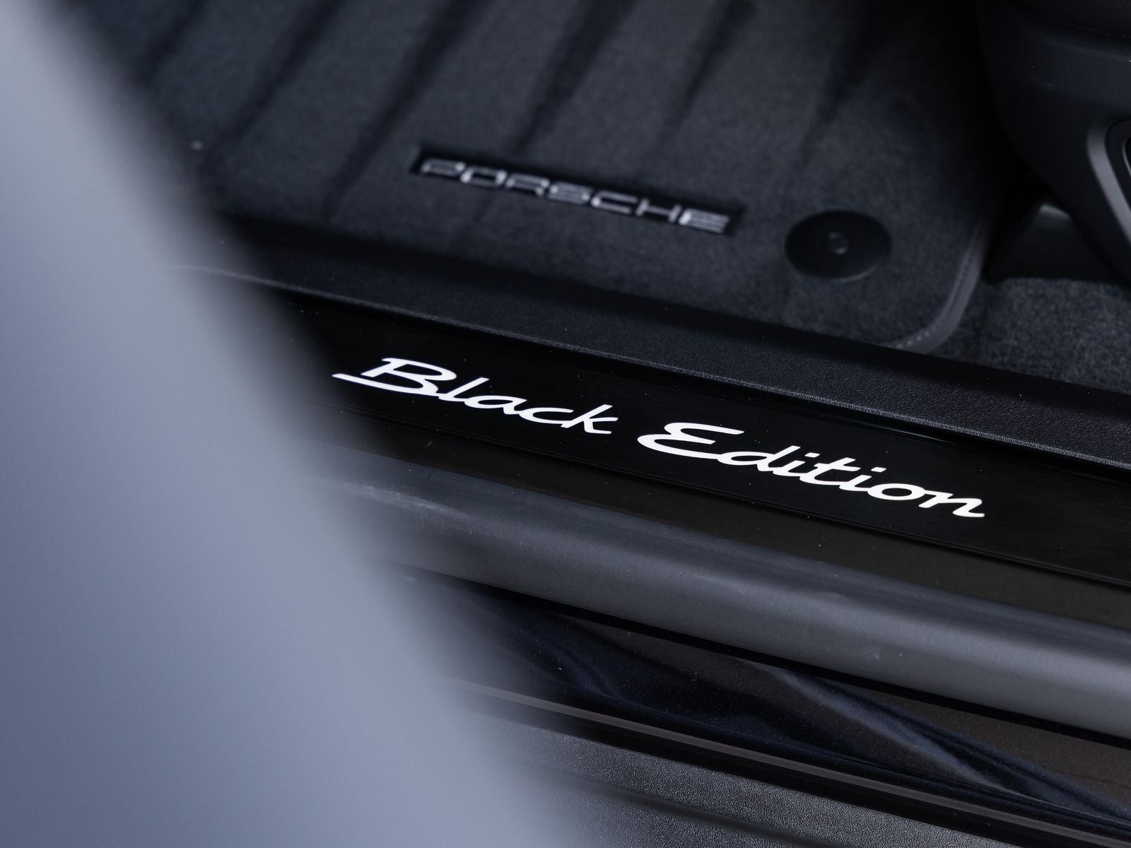 2026 Porsche Taycan Taycan 4 Black Edition