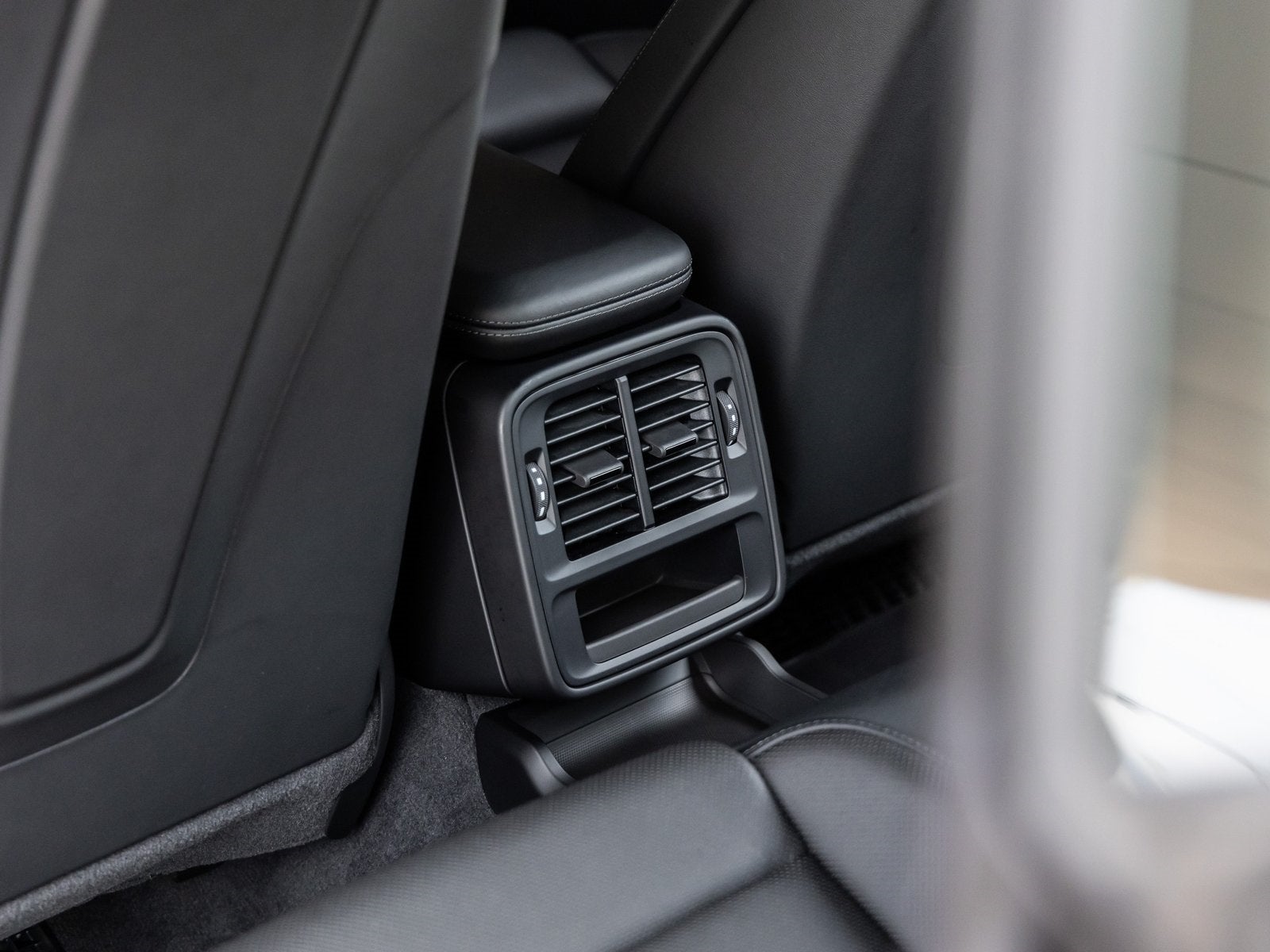 2025 Porsche Taycan 4 Taycan 4