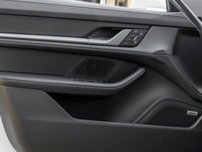 2026 Porsche Taycan 4