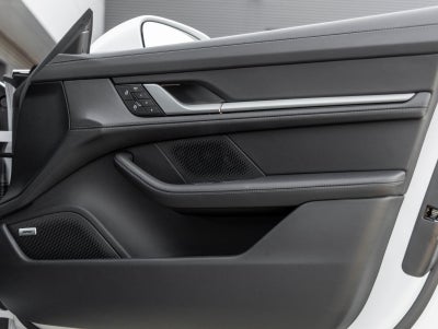 2026 Porsche Taycan 4
