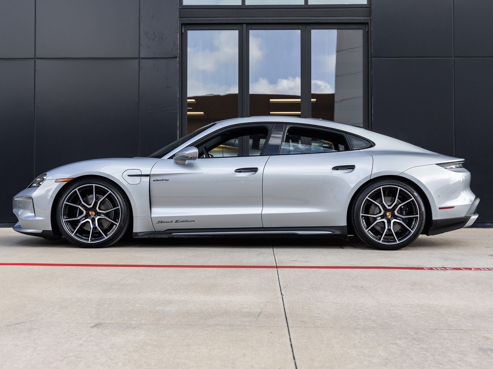 2026 Porsche Taycan 4 Black Edition
