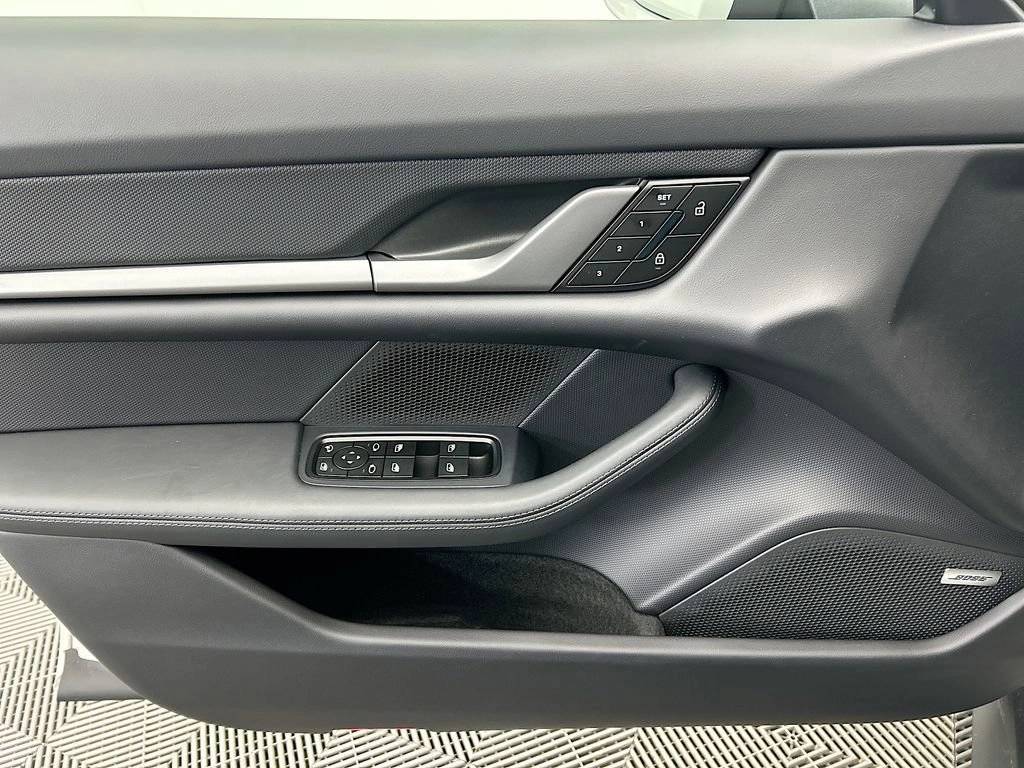 2026 Porsche Taycan 4