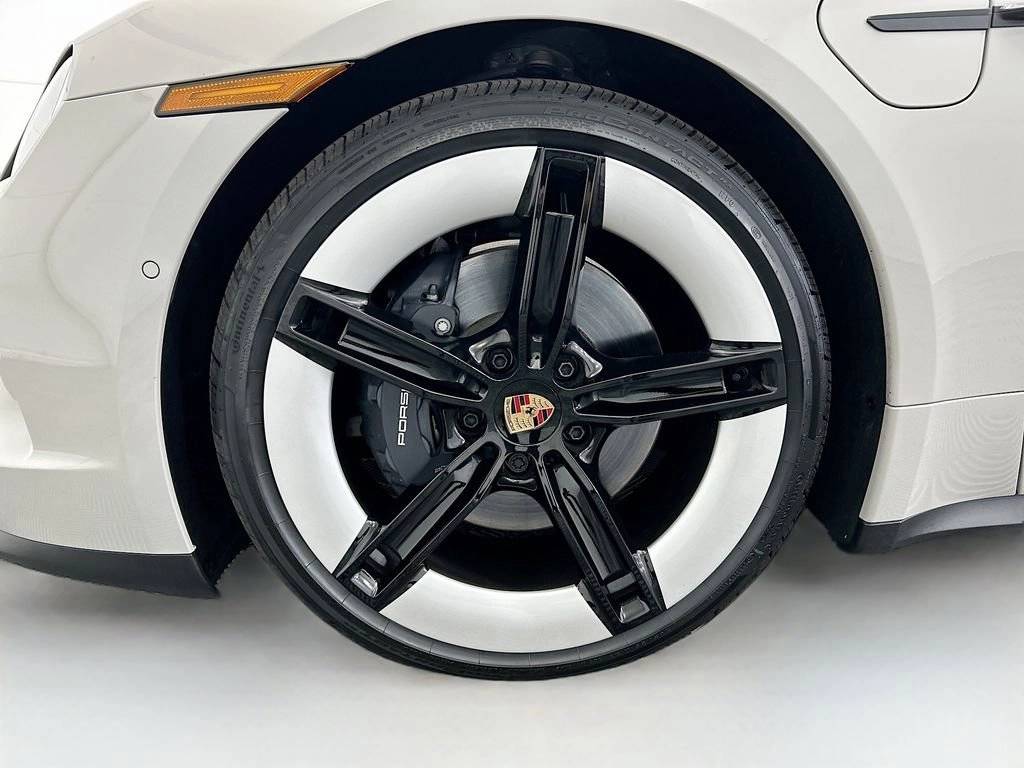 2026 Porsche Taycan 4