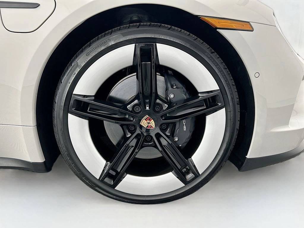 2026 Porsche Taycan 4