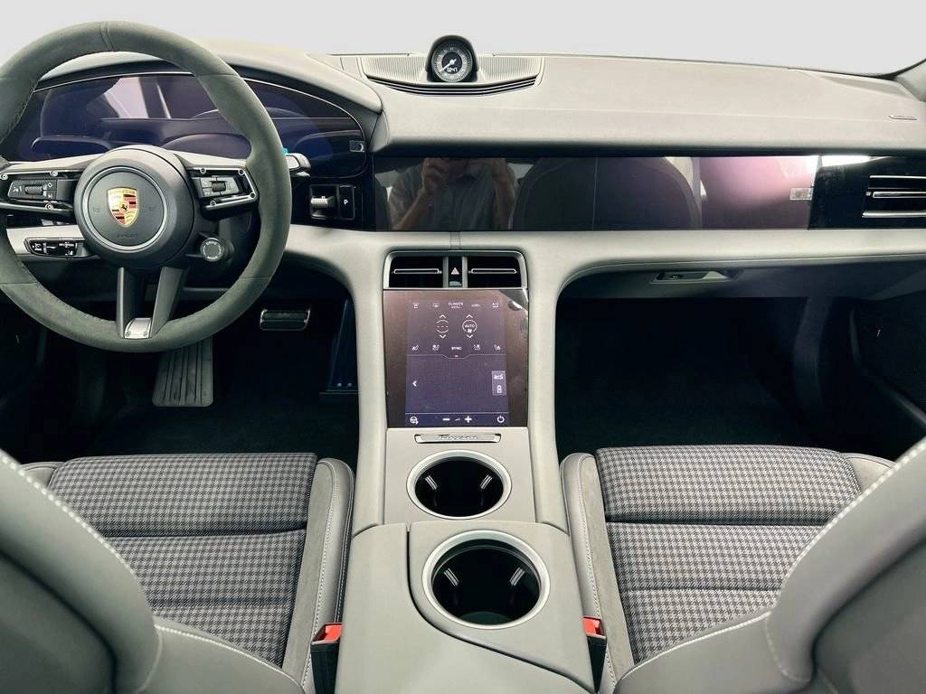 2026 Porsche Taycan 4