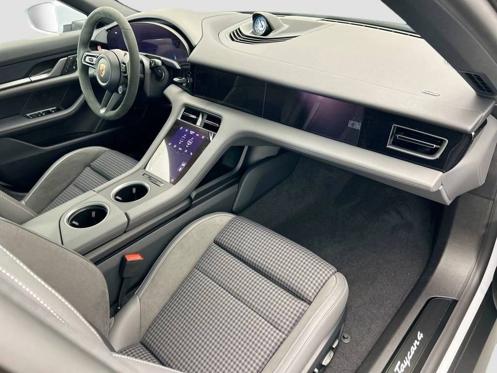 2026 Porsche Taycan 4