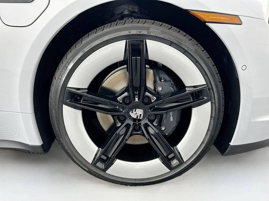 2026 Porsche Taycan 4