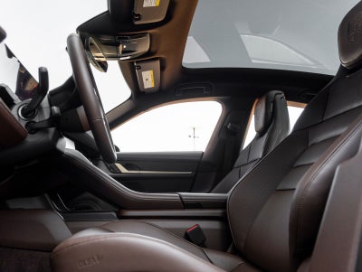2026 Porsche Taycan 4