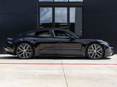 2026 Porsche Taycan Taycan Black Edition